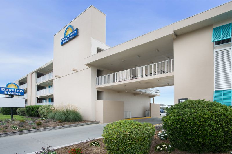 Days Inn Suites Mariner Outer Banks Hotels Vacation Rentals